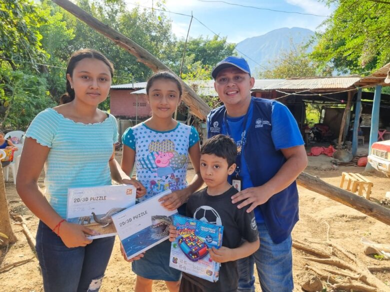 FUSALMO y DiLusso regalan sonrisas de esperanza a la niñez de Soyapango, Santa Ana y San Miguel 