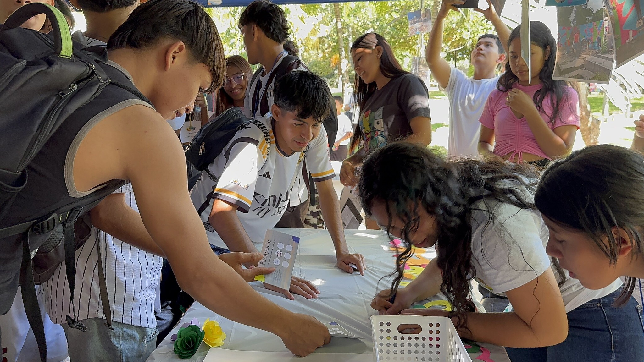 Juventud salvadoreña lidera el camino hacia el desarrollo social y la paz 