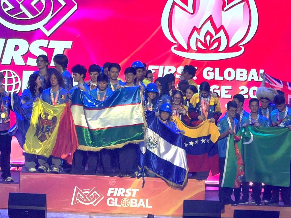 Team El Salvador en el FIRST Global Challenge 2026 en Corea del Sur.